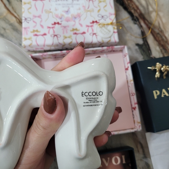 Pink Bow Tray and Gold Bow Earrings - Picture 4 of 5